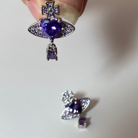 Orb Crystal Heart Earrings - Picture 4 of 7